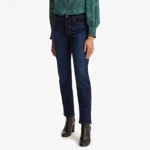 NWOT Levi's Women's Classic Straight Jeans